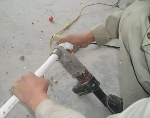 东洲漏水维修电话